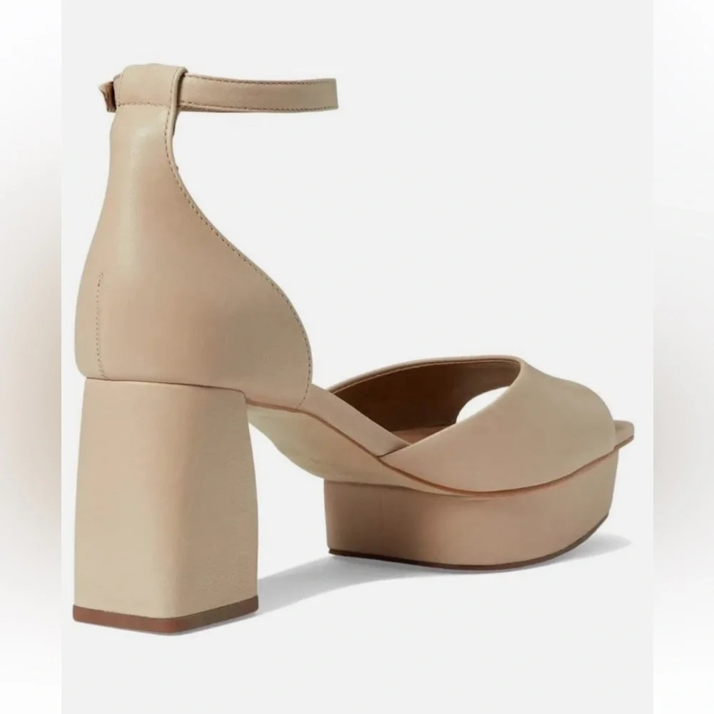 Bernardo Raleigh Platform Sandal Size 7 Blush Antique Leather NEW